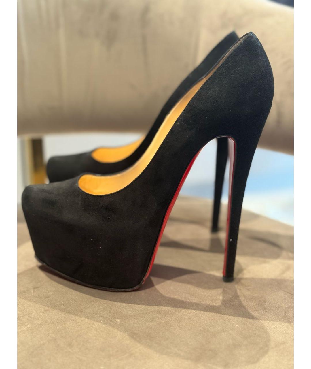 CHRISTIAN LOUBOUTIN Черные замшевые туфли, фото 3