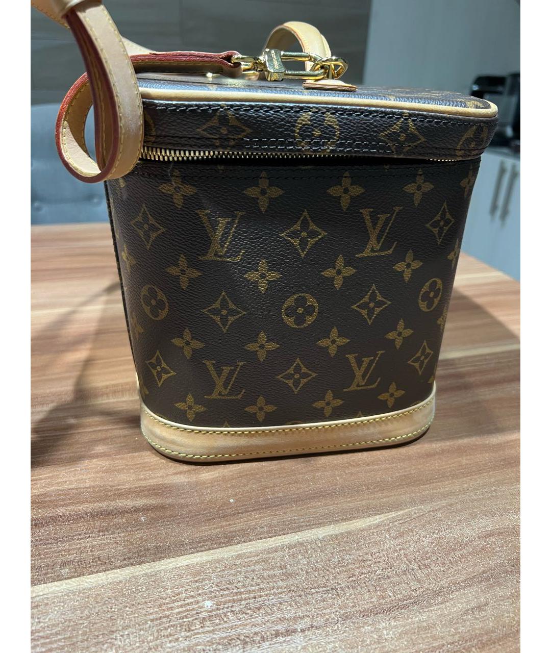 LOUIS VUITTON Коричневая косметичка из искусственной кожи, фото 8