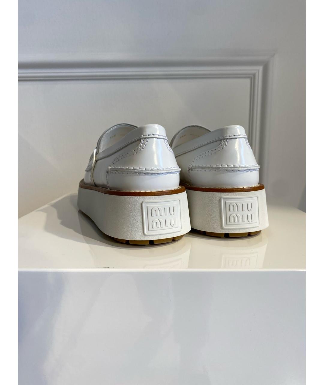 MIU MIU Белые кожаные лоферы, фото 2