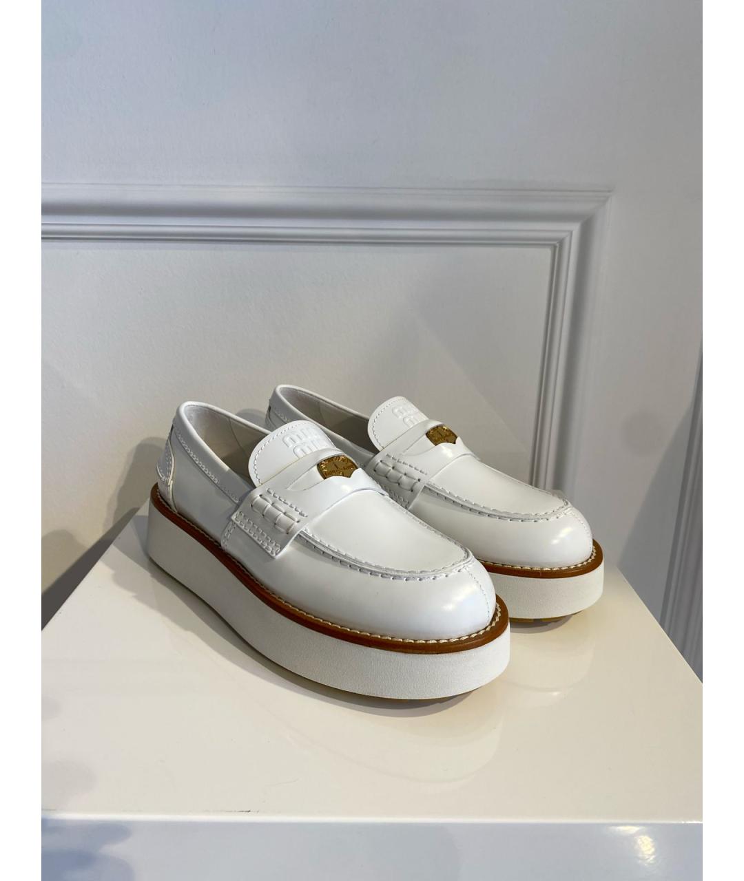 MIU MIU Белые кожаные лоферы, фото 3