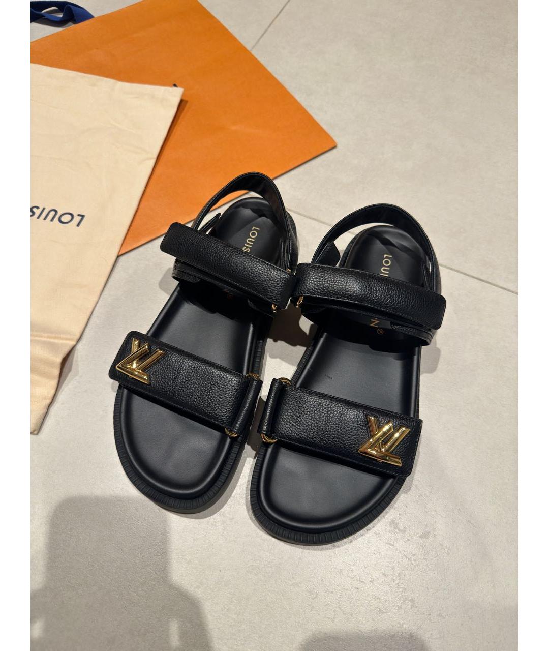 LOUIS VUITTON Черные кожаные сандалии, фото 2