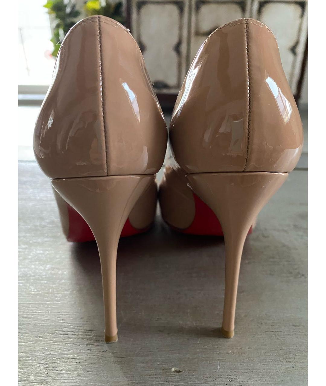 CHRISTIAN LOUBOUTIN Бежевые туфли из лакированной кожи, фото 3