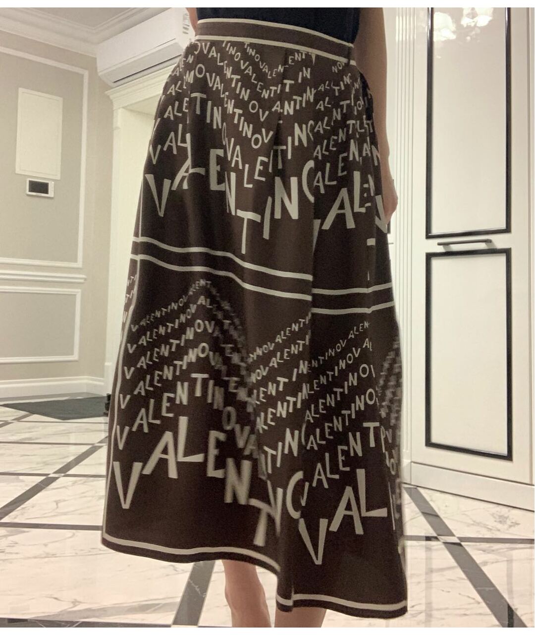 VALENTINO Коричневая шелковая юбка миди, фото 6