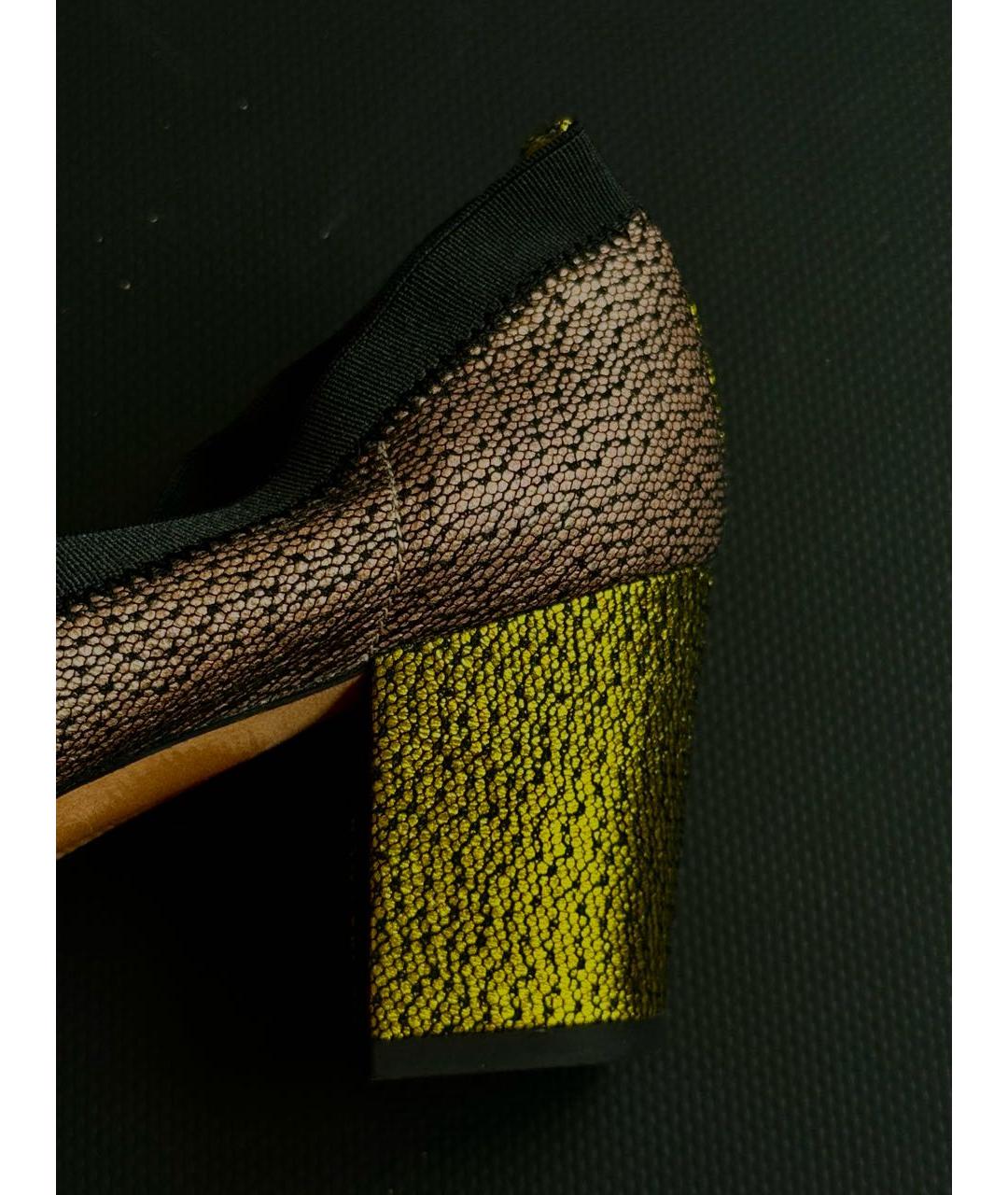 CHANEL Золотые кожаные туфли, фото 4