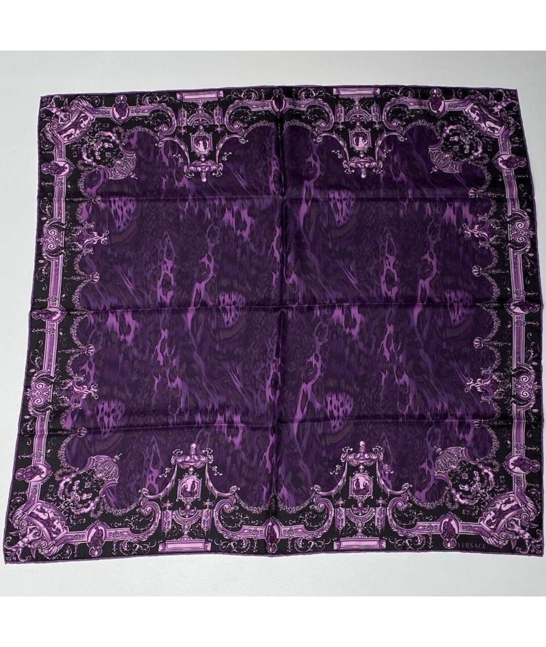 VERSACE Фиолетовый шелковый шарф, фото 3
