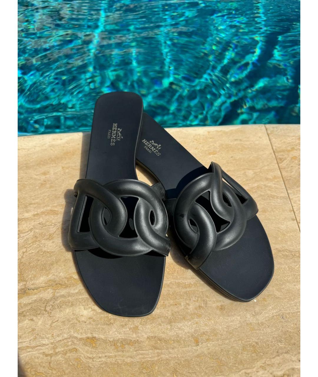 HERMES Черные резиновые шлепанцы, фото 2