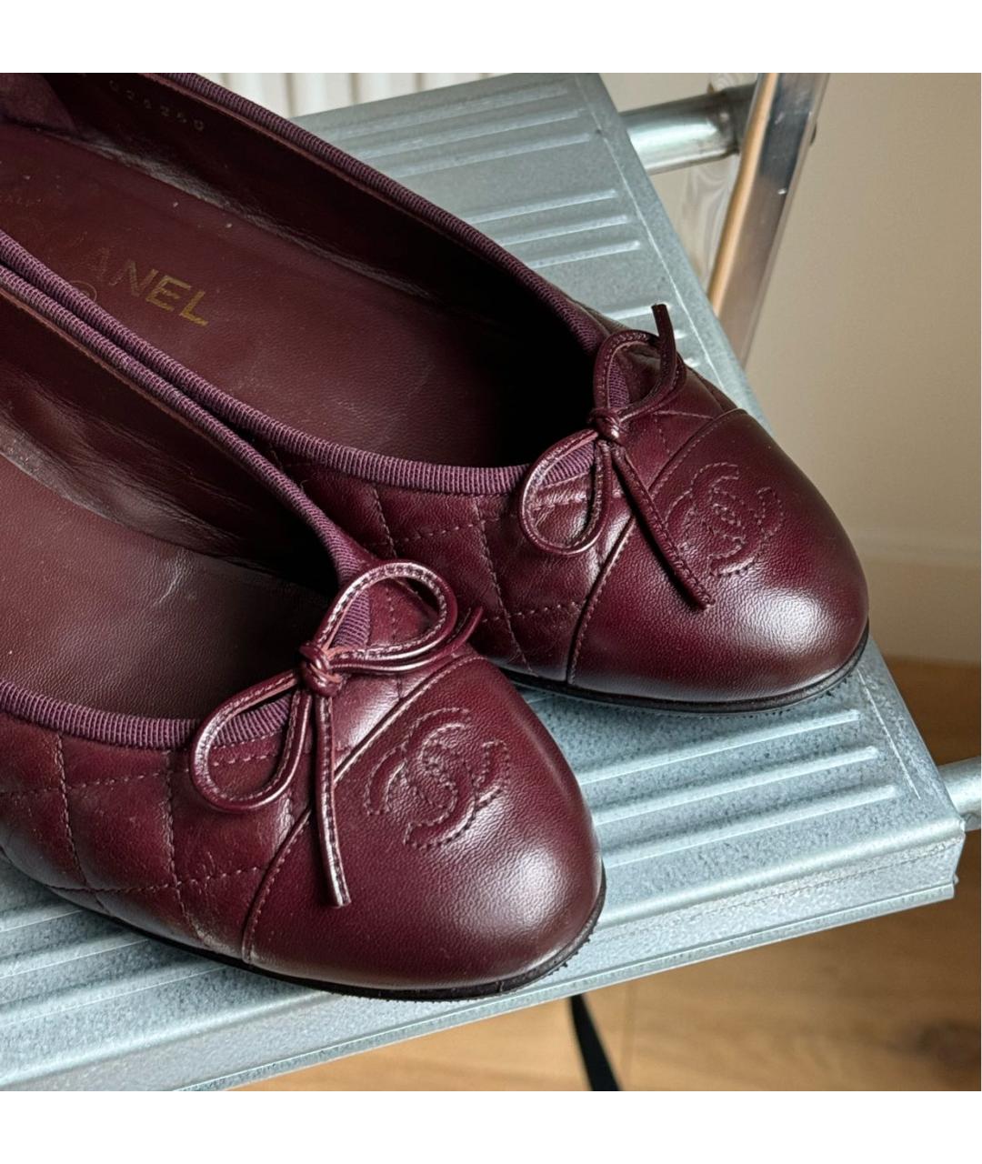 CHANEL Бордовые кожаные балетки, фото 3