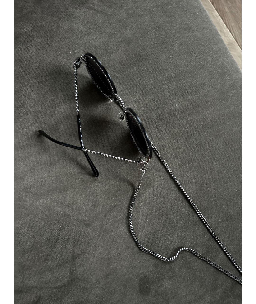 CHANEL PRE-OWNED Черные металлические солнцезащитные очки, фото 2