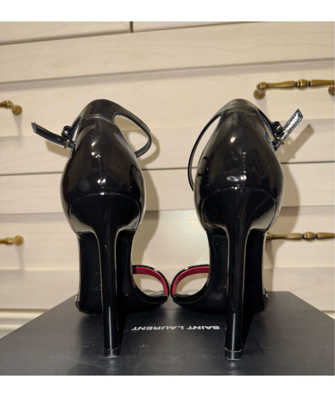 SAINT LAURENT Черные босоножки из лакированной кожи, фото 4