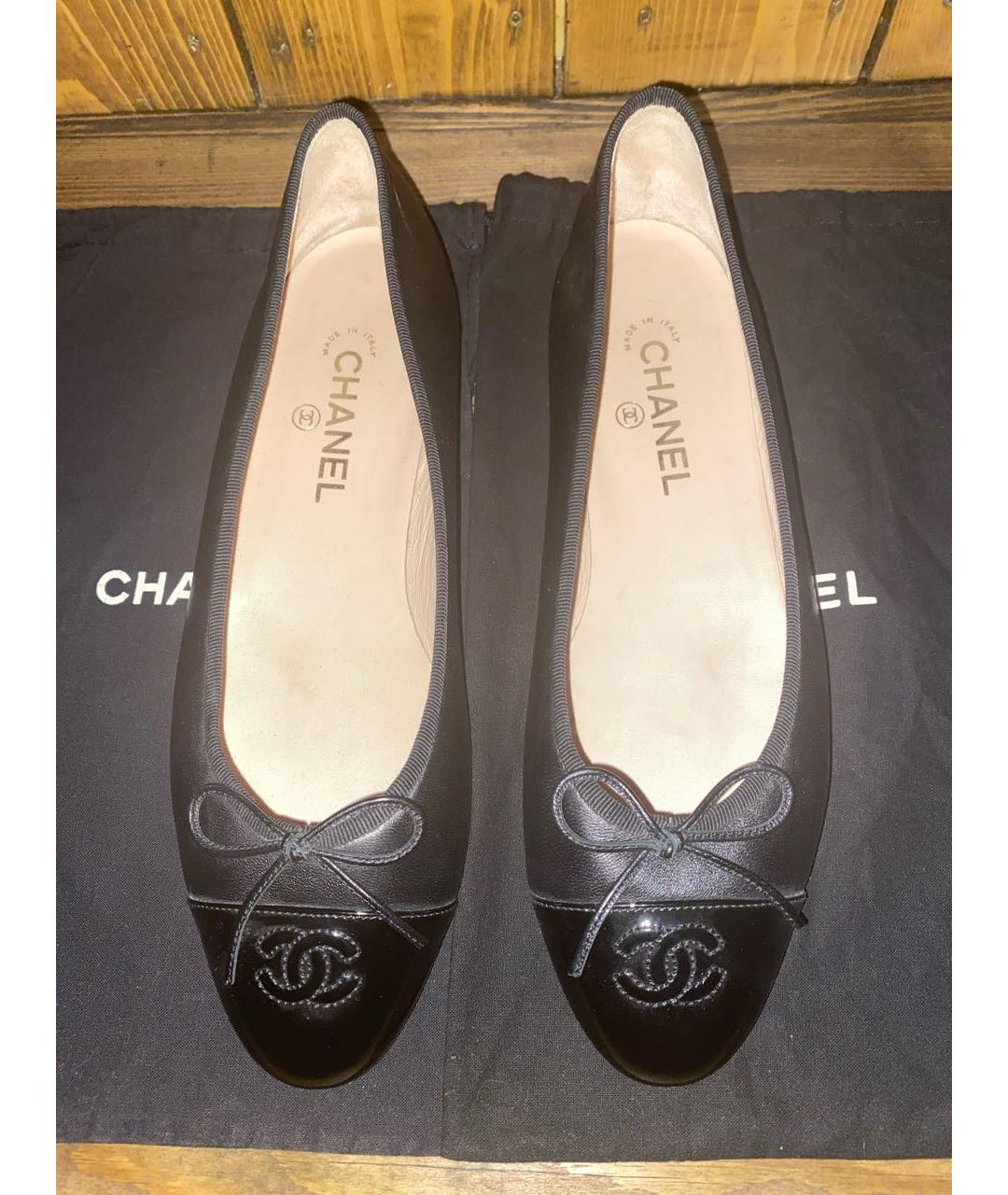 CHANEL Черные кожаные балетки, фото 2