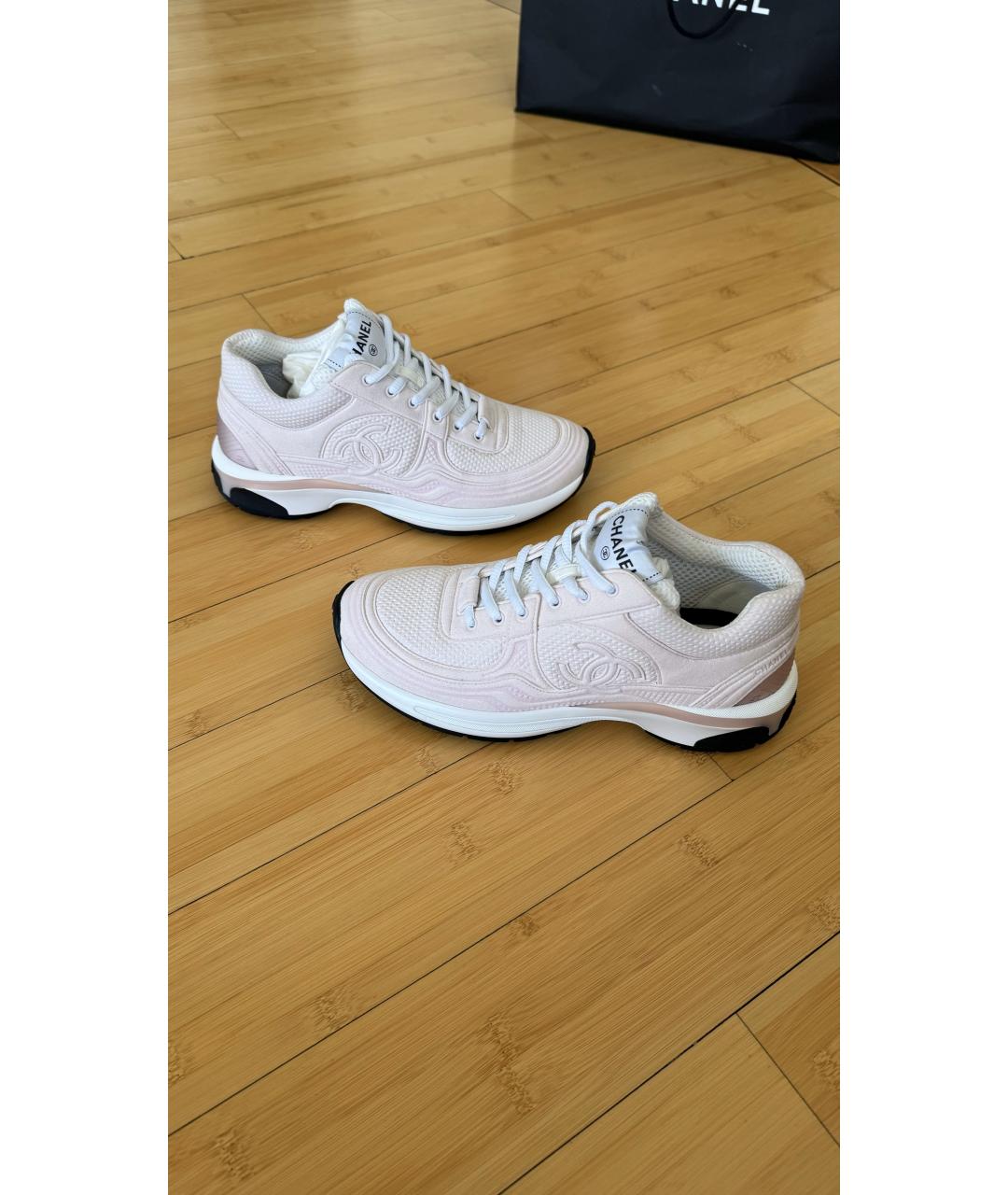 CHANEL Розовые замшевые кроссовки, фото 2
