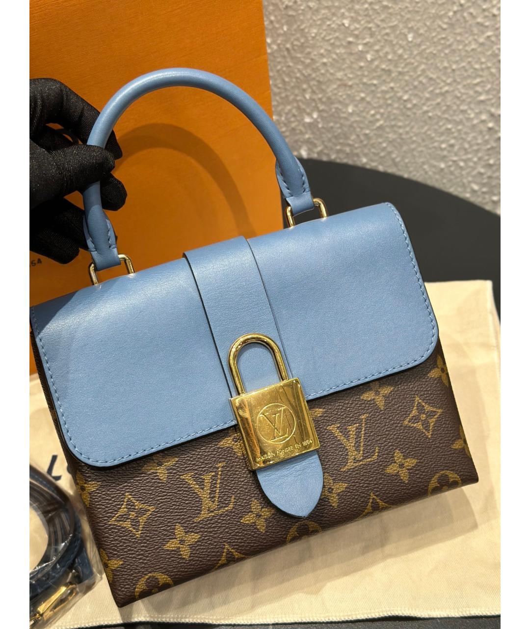 LOUIS VUITTON Голубая сумка через плечо из искусственной кожи, фото 2