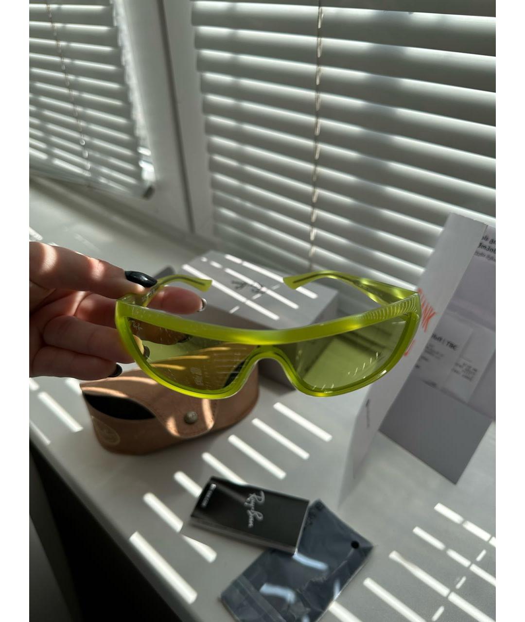 RAY BAN Салатовые пластиковые солнцезащитные очки, фото 9