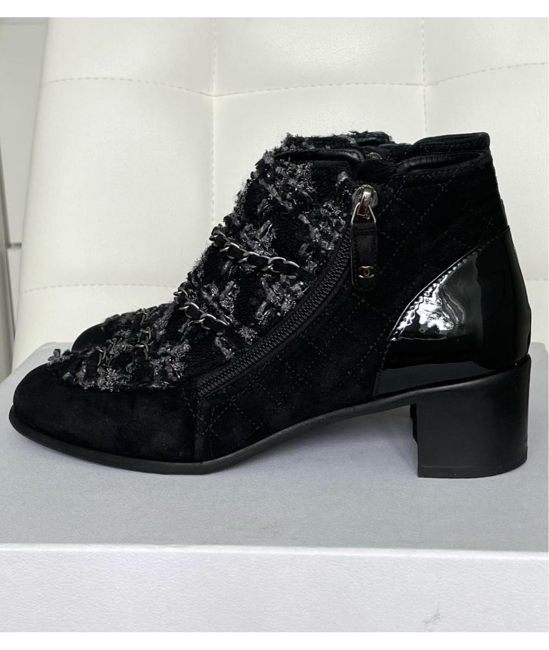 CHANEL PRE-OWNED Черные замшевые ботинки, фото 3