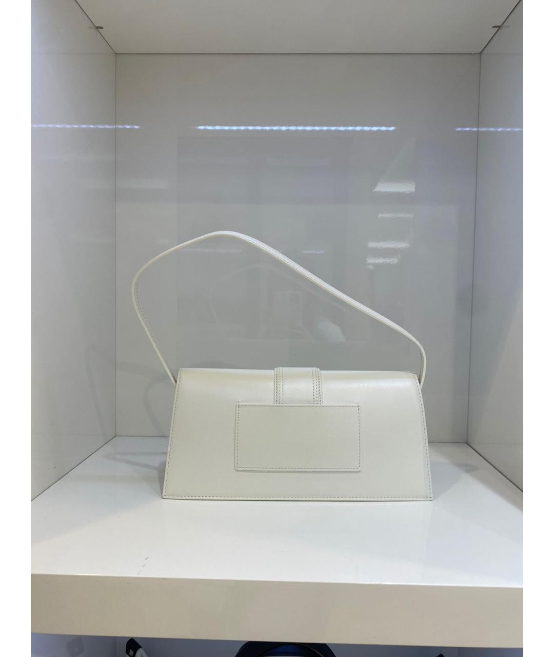 JACQUEMUS Белая сумка с короткими ручками из лакированной кожи, фото 2