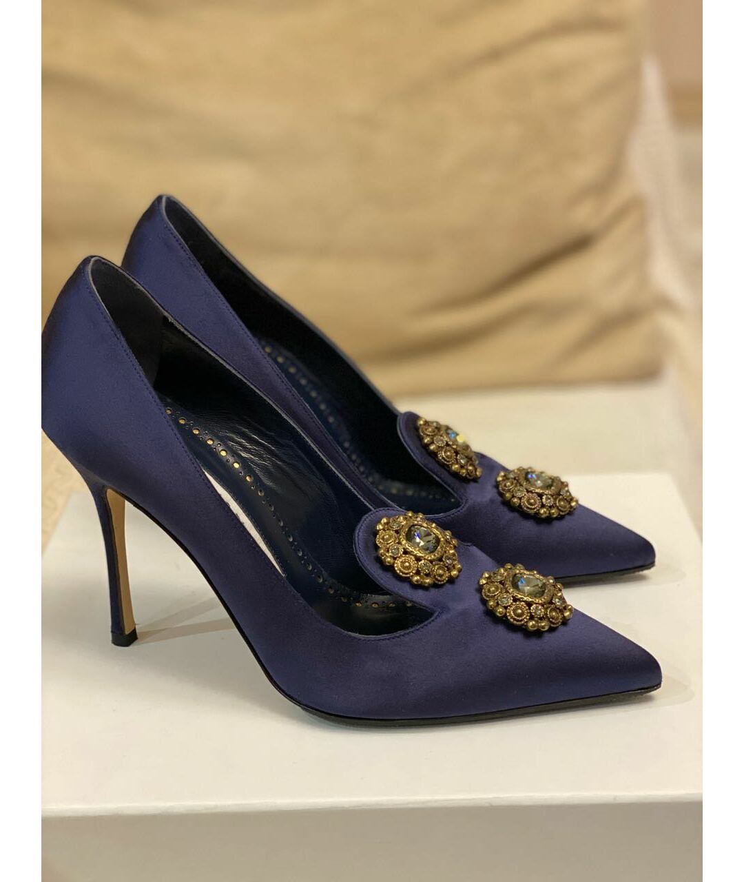 MANOLO BLAHNIK Темно-синие текстильные туфли, фото 8