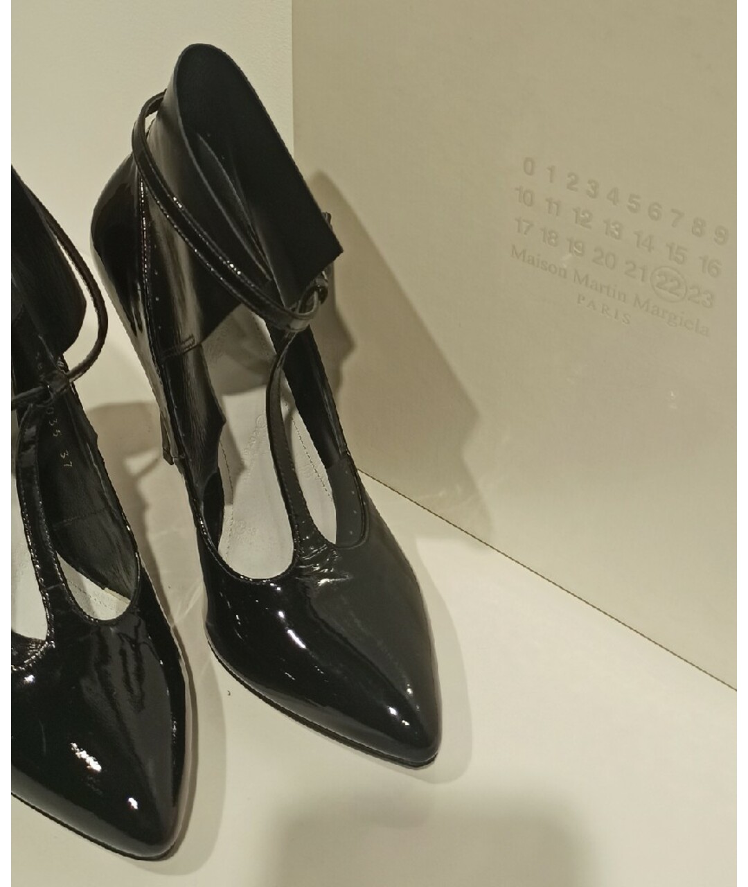 MAISON MARGIELA Черные туфли из лакированной кожи, фото 6
