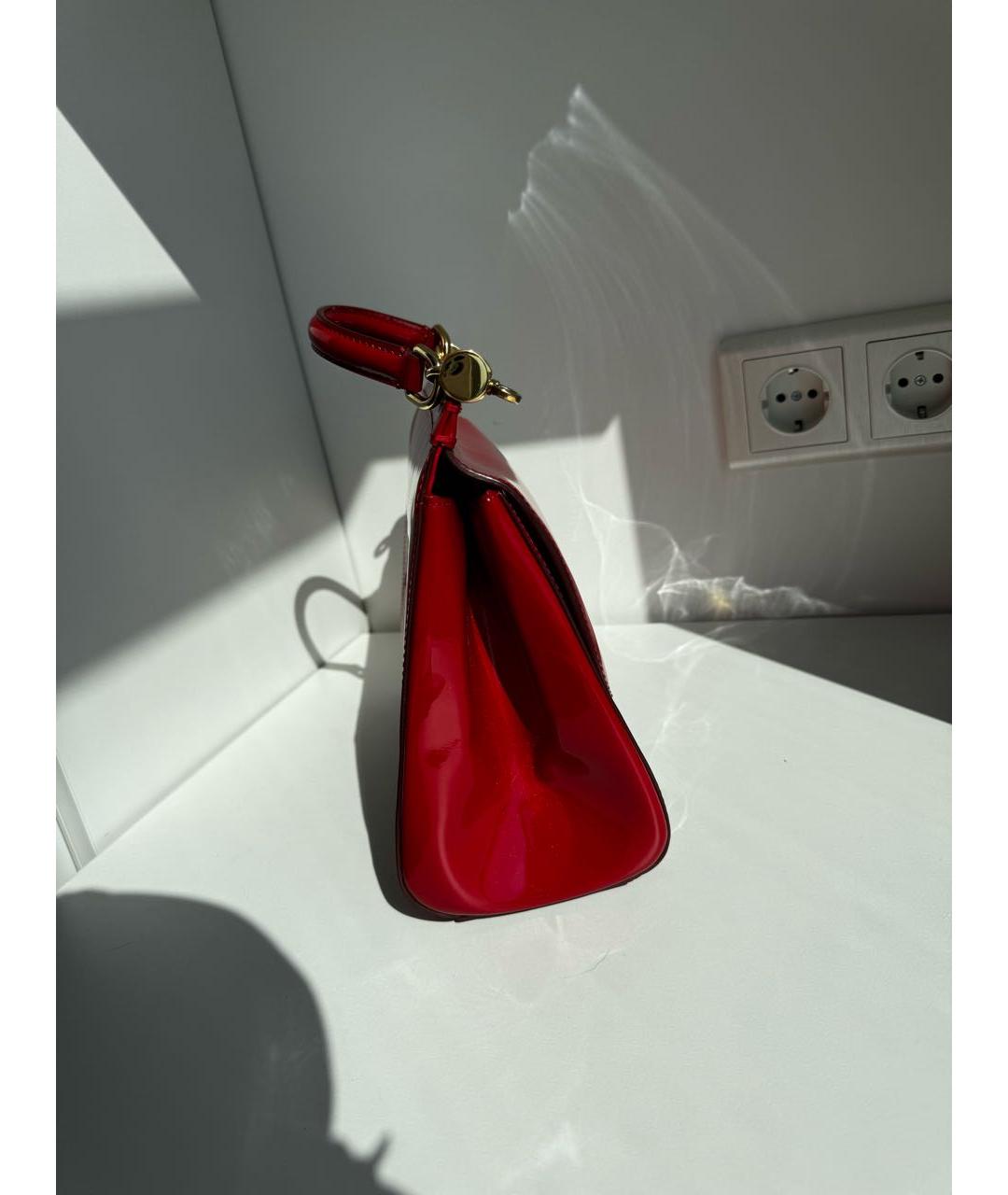 DOLCE&GABBANA Красная сумка с короткими ручками из лакированной кожи, фото 2