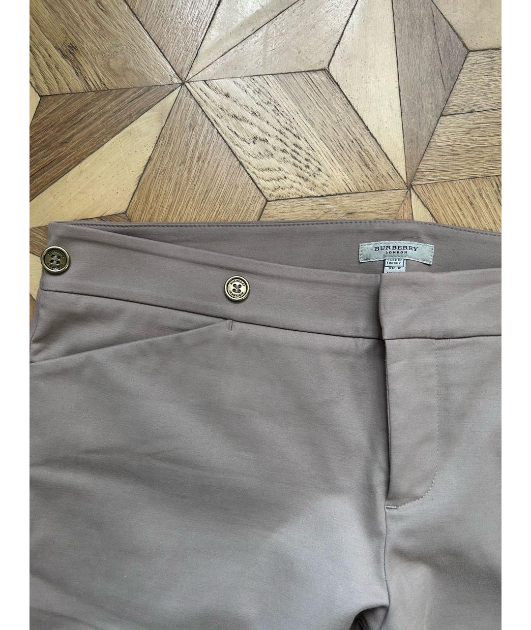 BURBERRY Бежевые хлопко-эластановые прямые брюки, фото 3