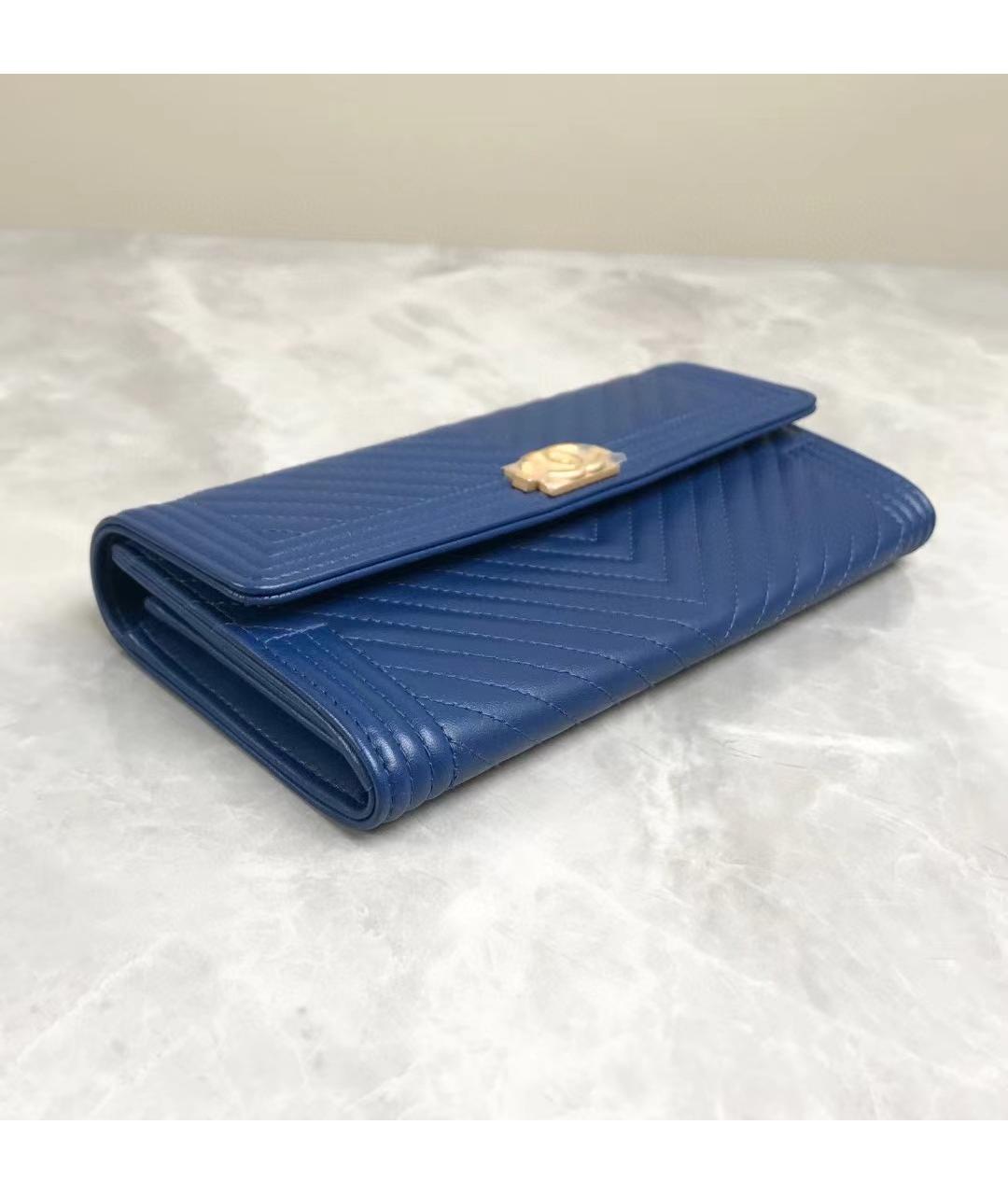 CHANEL Голубой кожаный кошелек, фото 6