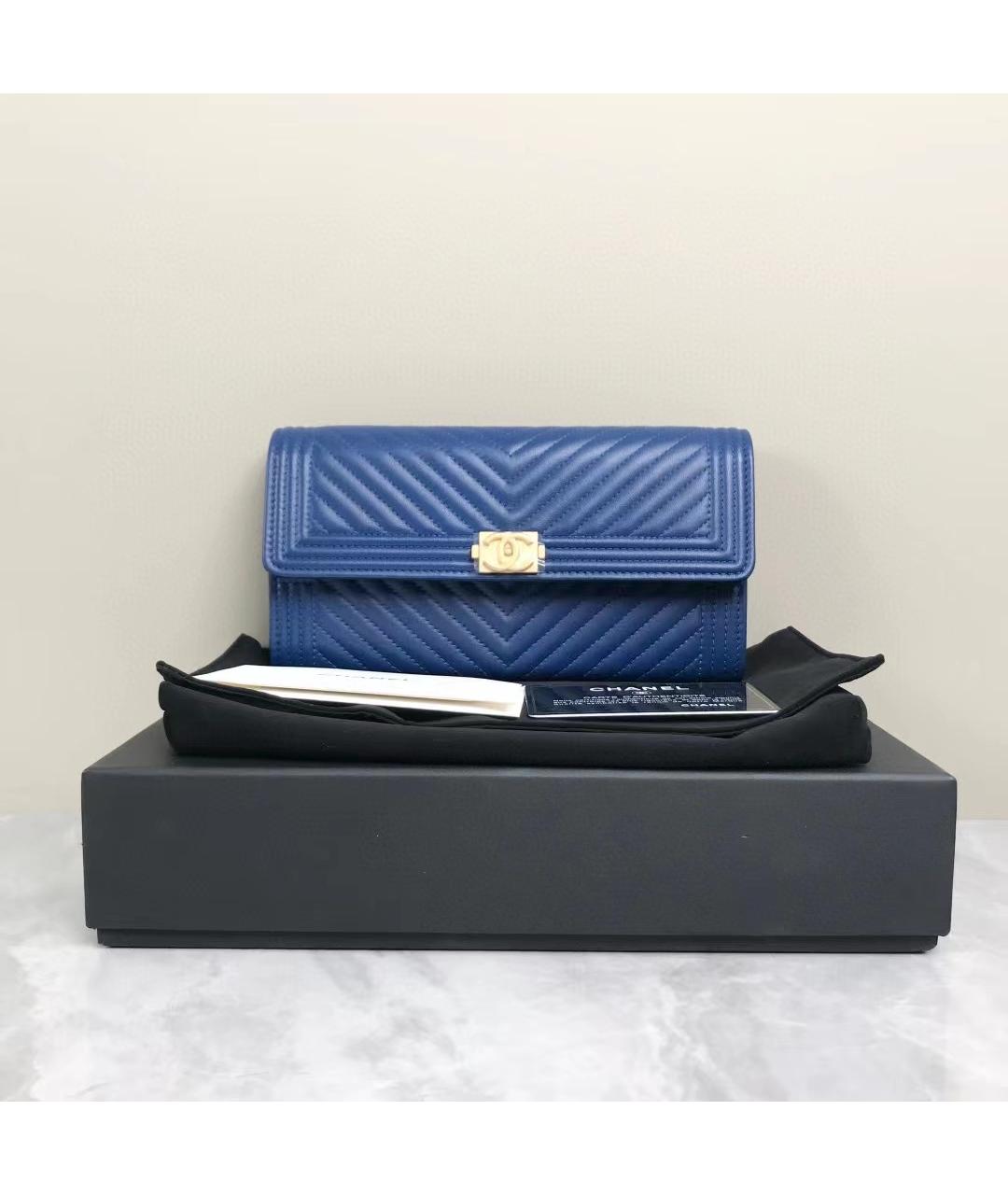 CHANEL Голубой кожаный кошелек, фото 4