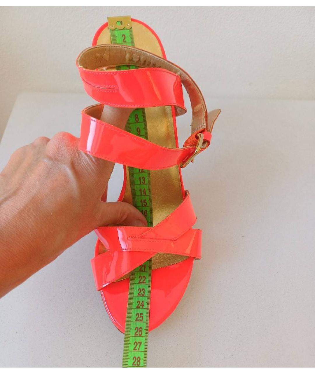 STUART WEITZMAN Красные босоножки из лакированной кожи, фото 6