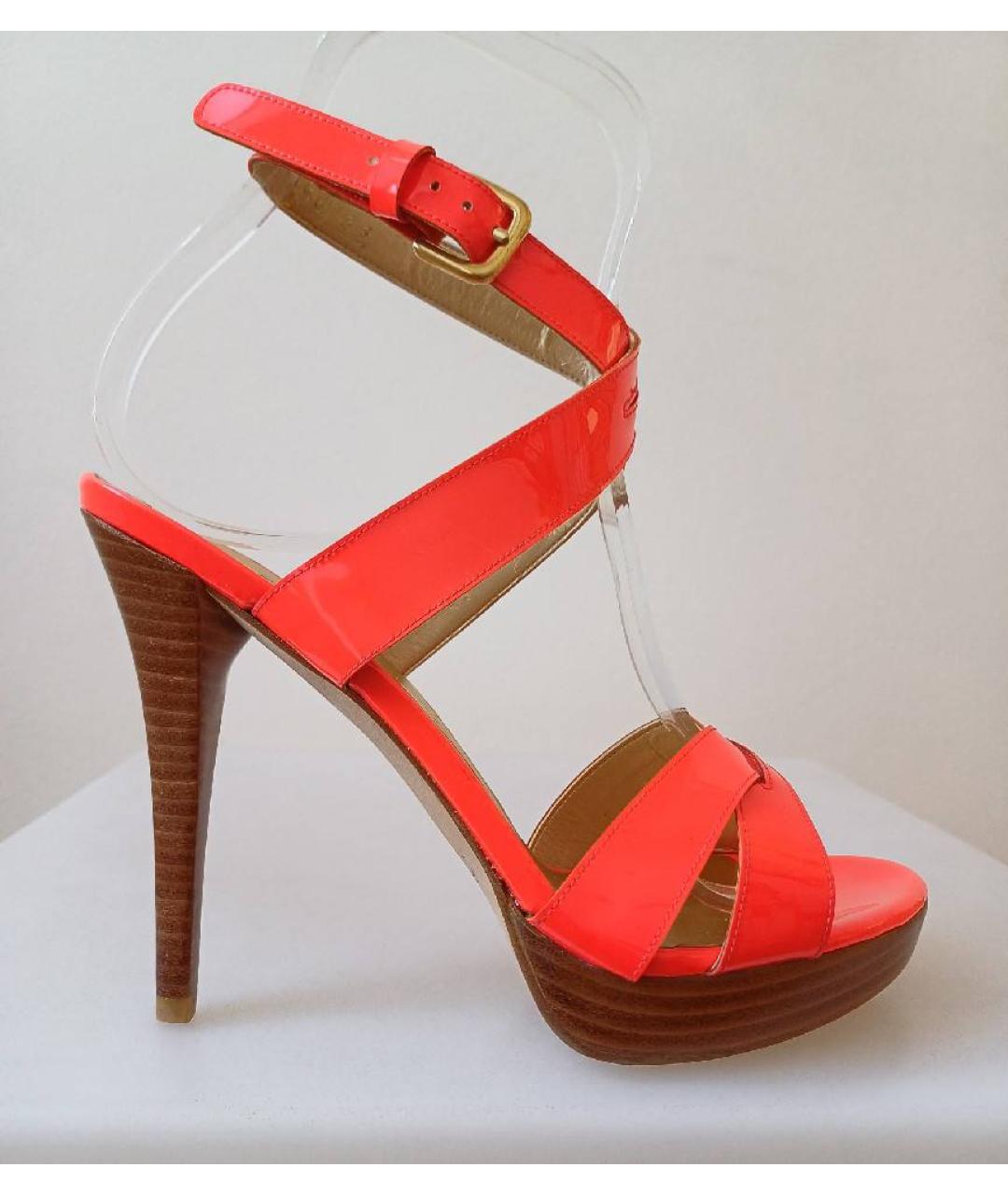 STUART WEITZMAN Красные босоножки из лакированной кожи, фото 7