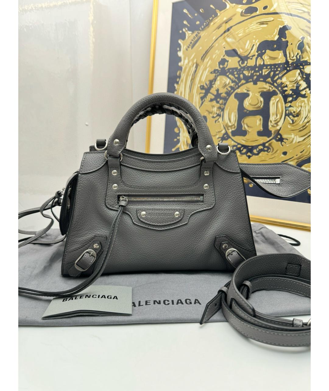 BALENCIAGA Серая кожаная сумка с короткими ручками, фото 2