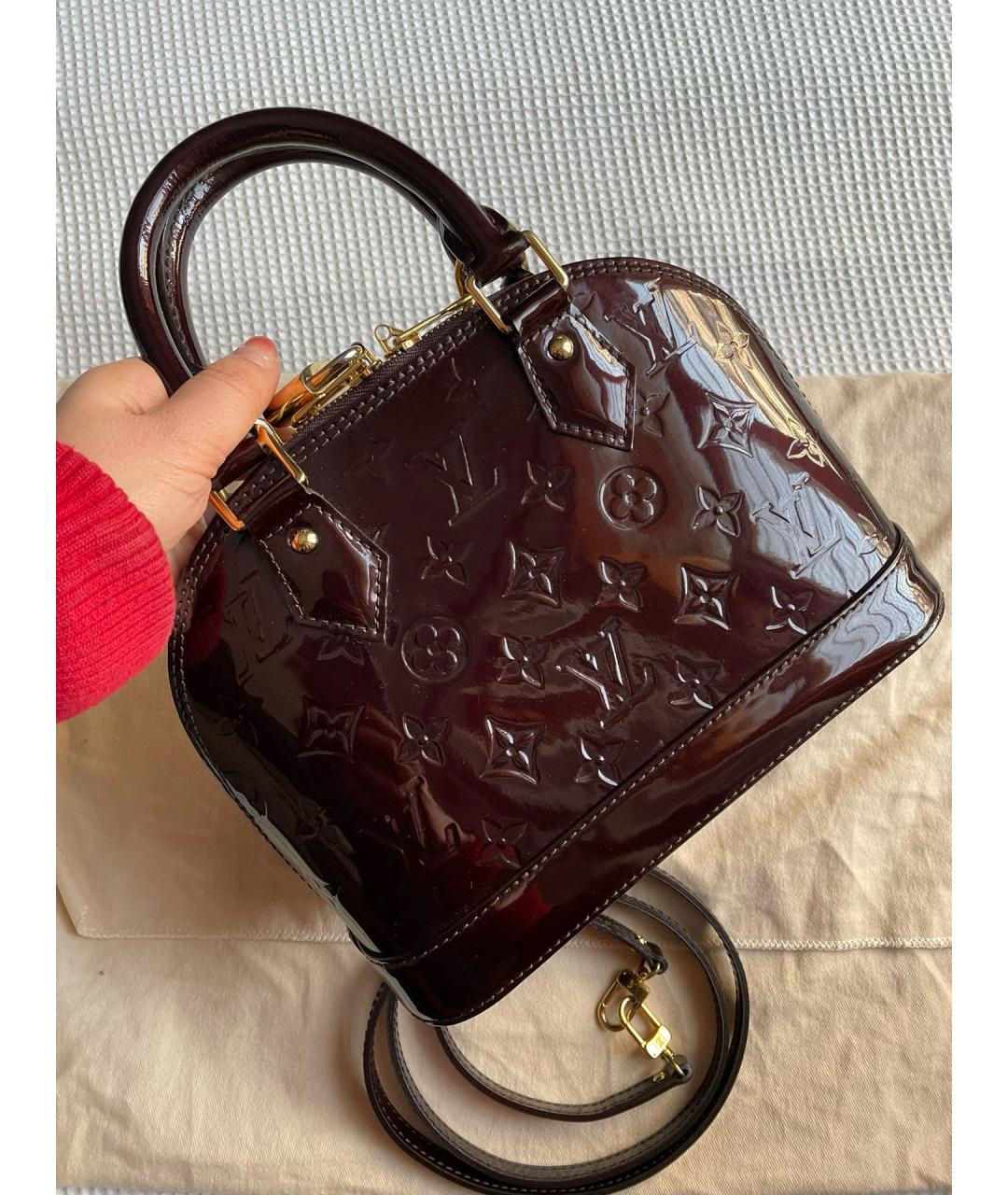 LOUIS VUITTON Бордовая сумка с короткими ручками из лакированной кожи, фото 3