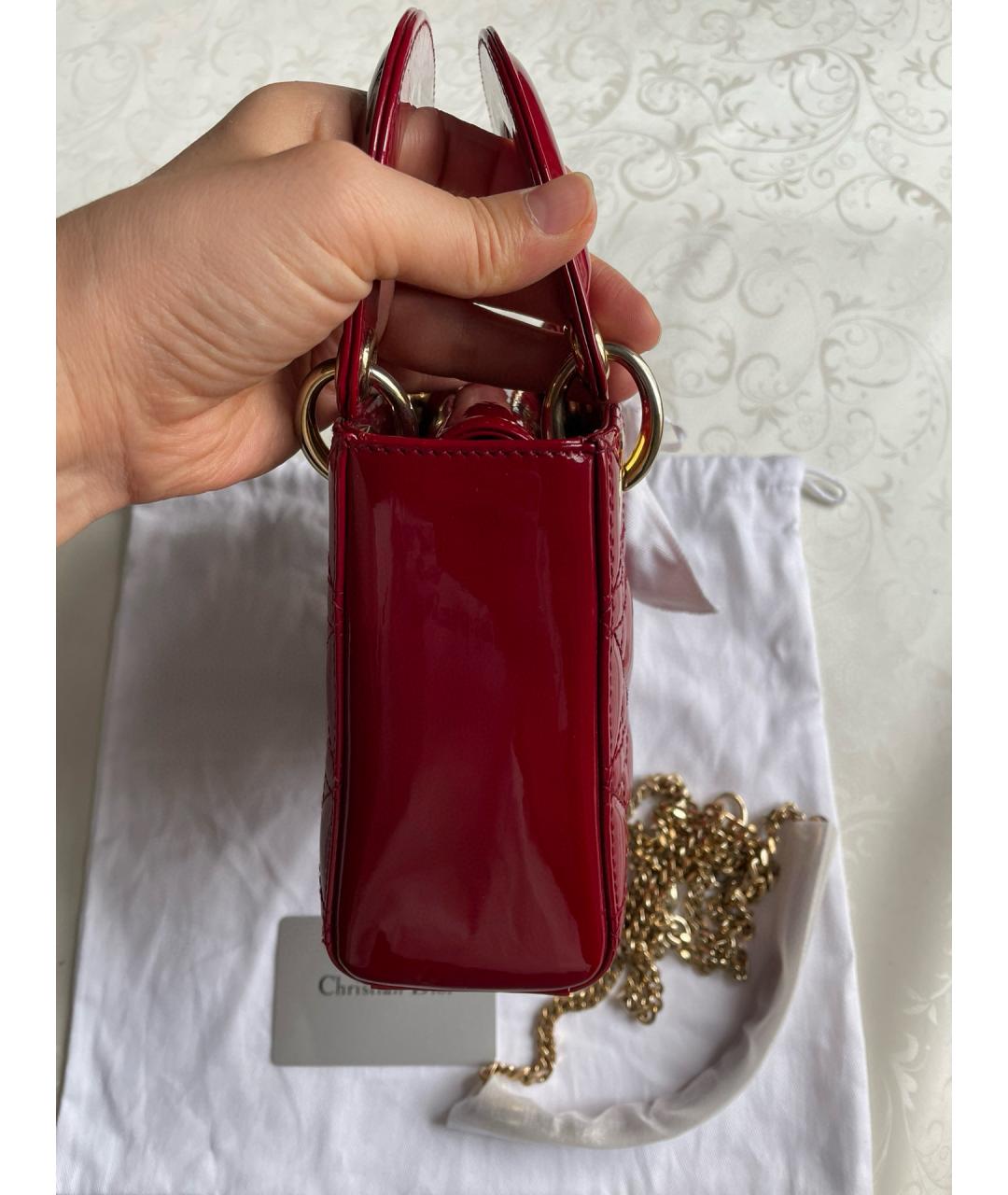 CHRISTIAN DIOR Красная сумка с короткими ручками из лакированной кожи, фото 5