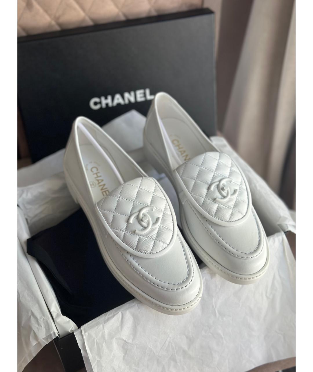 CHANEL Белые кожаные лоферы, фото 2