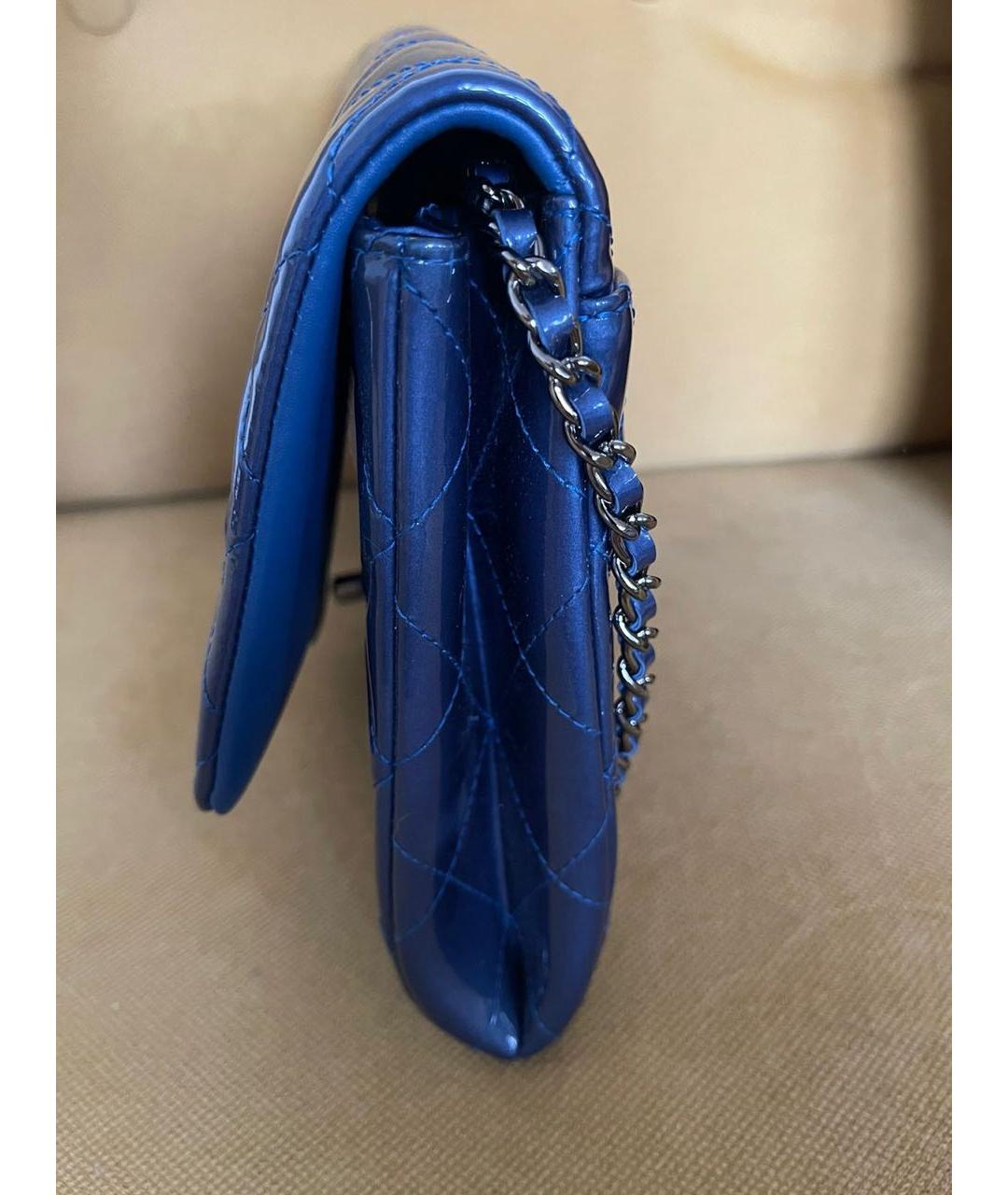 CHANEL Синяя сумка через плечо из лакированной кожи, фото 5