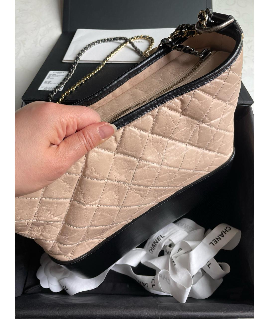 CHANEL Бежевая кожаная сумка через плечо, фото 3