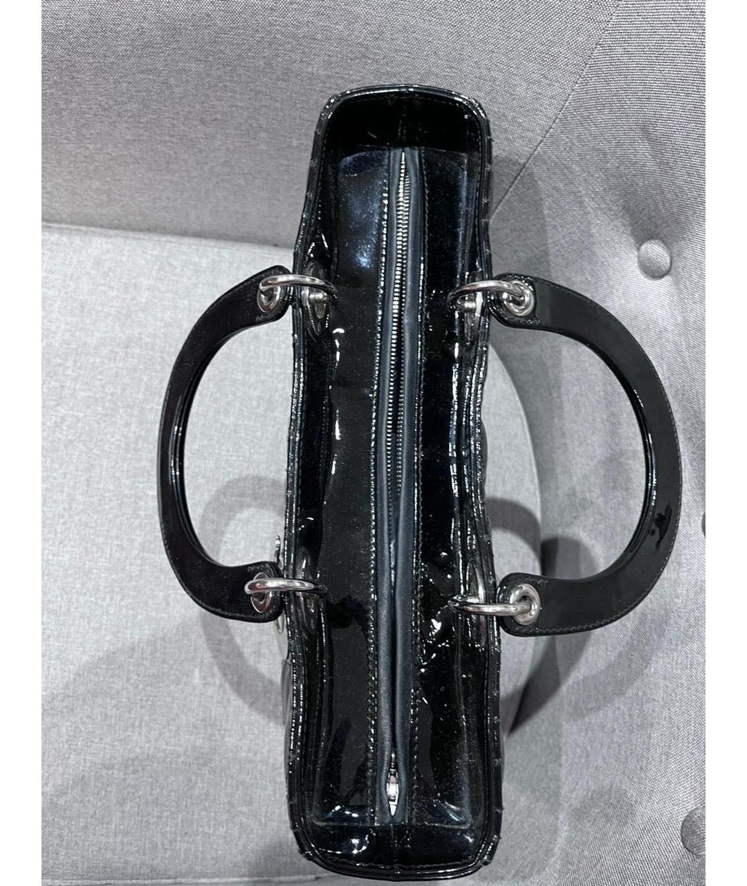 CHRISTIAN DIOR Черная сумка с короткими ручками из лакированной кожи, фото 5