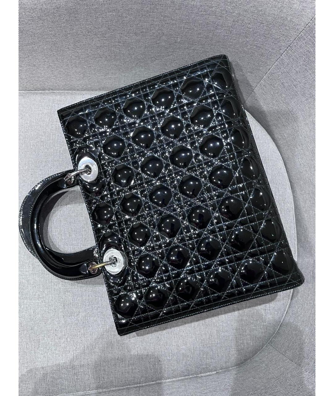 CHRISTIAN DIOR Черная сумка с короткими ручками из лакированной кожи, фото 2