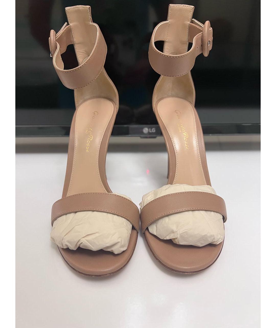 GIANVITO ROSSI Бежевые кожаные босоножки, фото 2