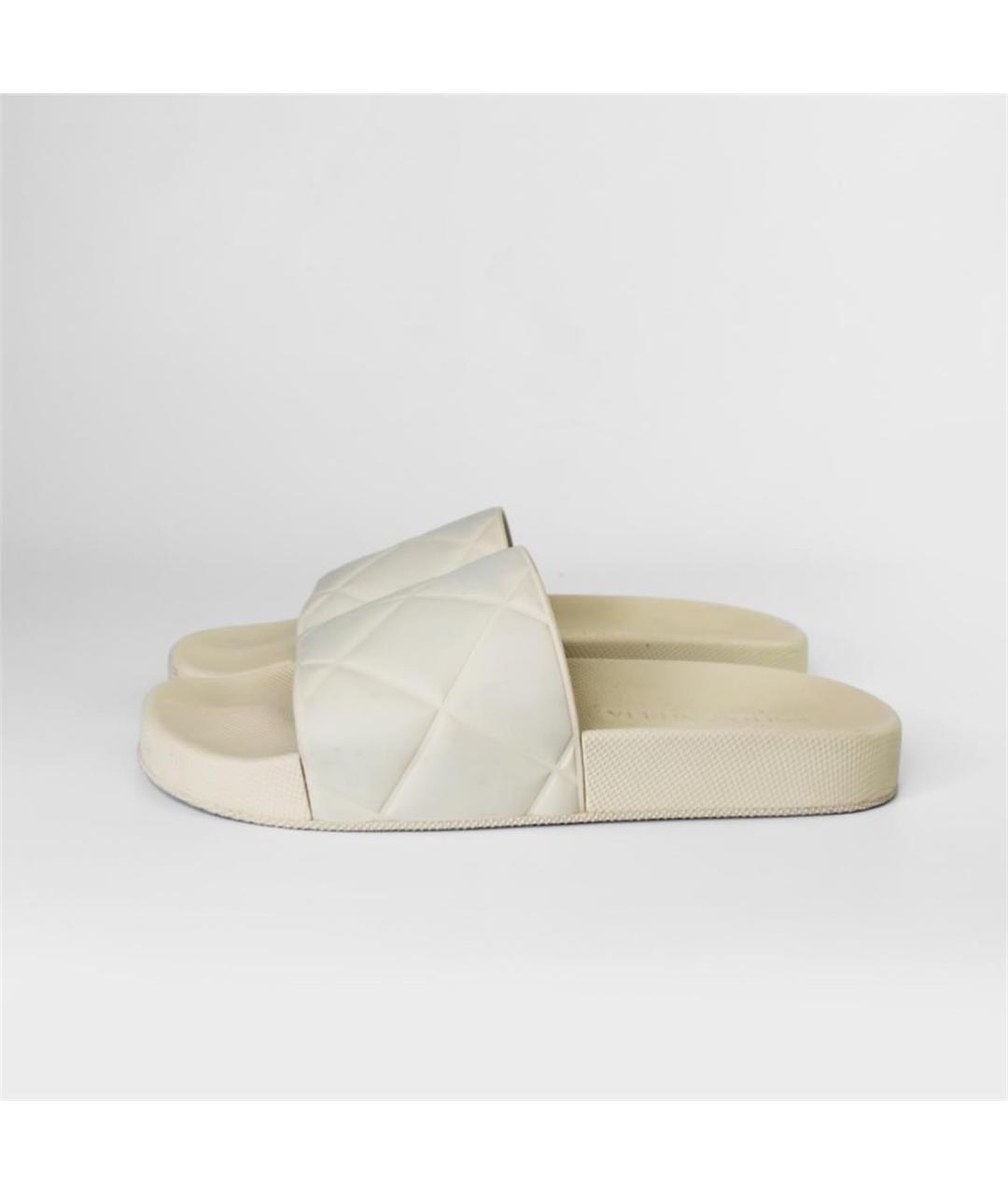 BOTTEGA VENETA Серые резиновые шлепанцы, фото 6