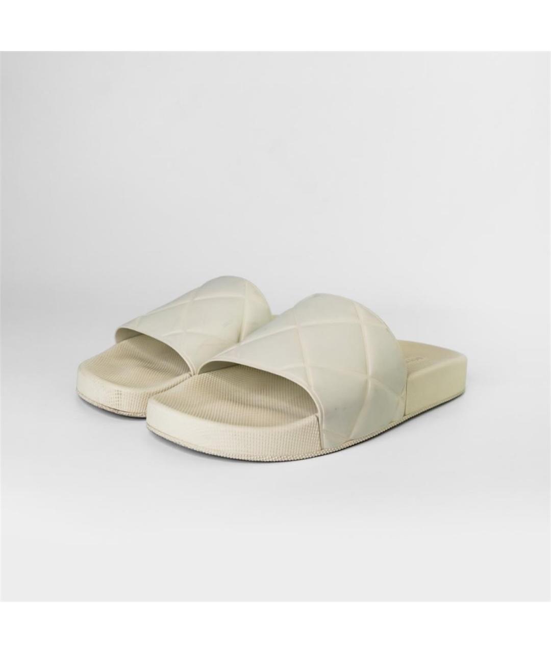 BOTTEGA VENETA Серые резиновые шлепанцы, фото 2