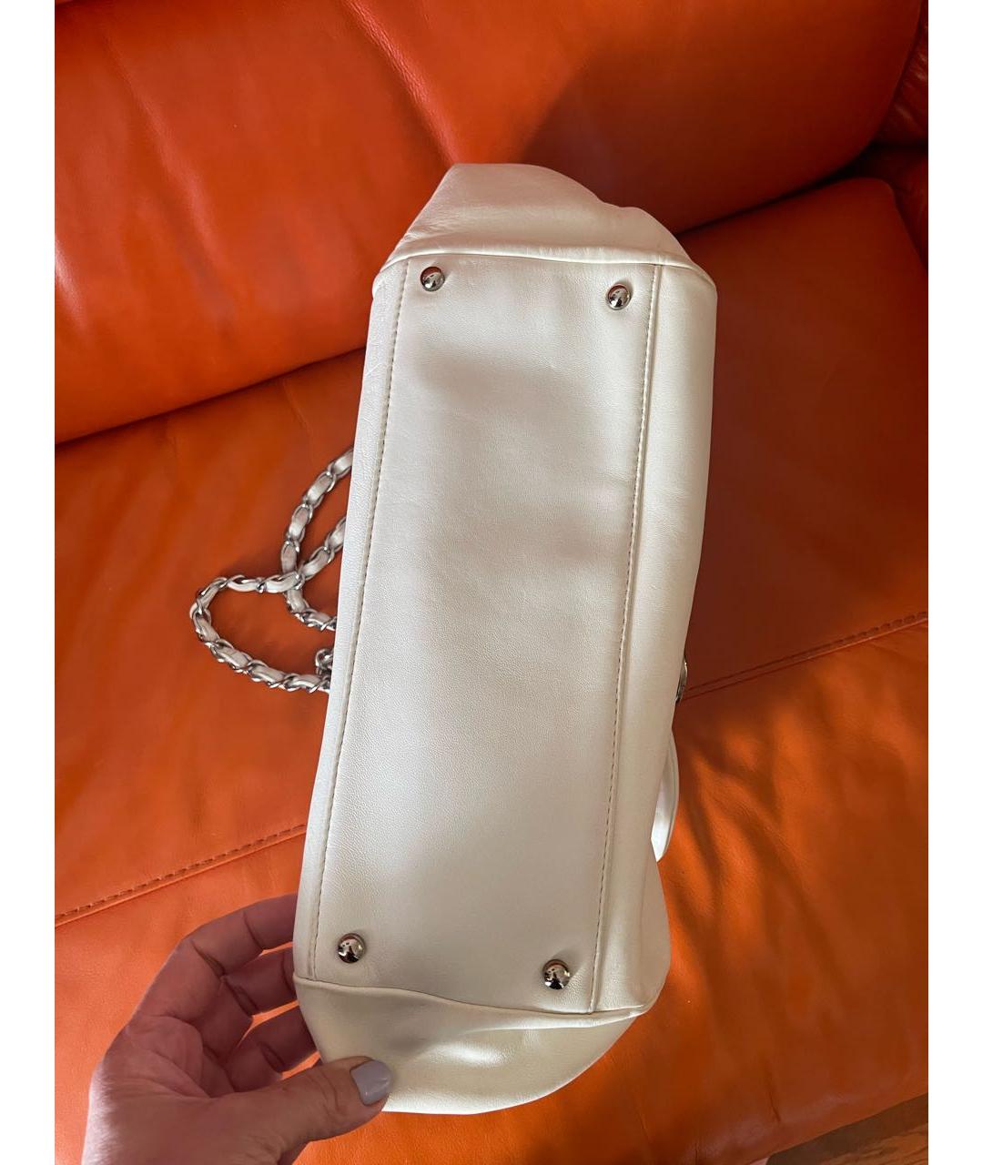 CHANEL PRE-OWNED Белая кожаная сумка через плечо, фото 5