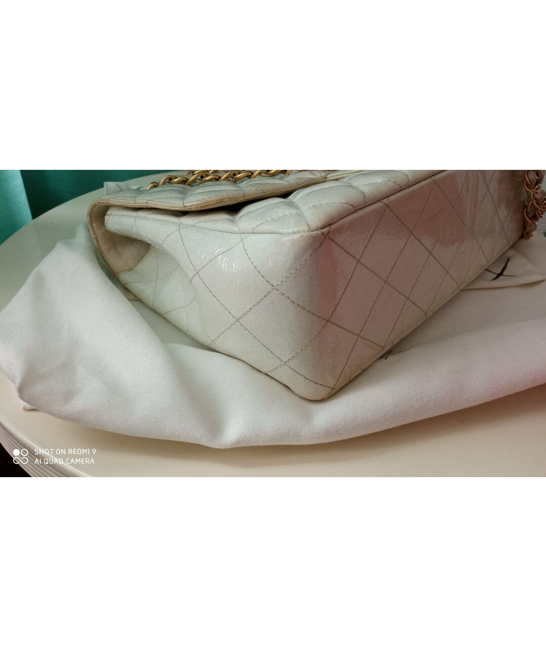 CHANEL PRE-OWNED Белая сумка тоут из лакированной кожи, фото 4