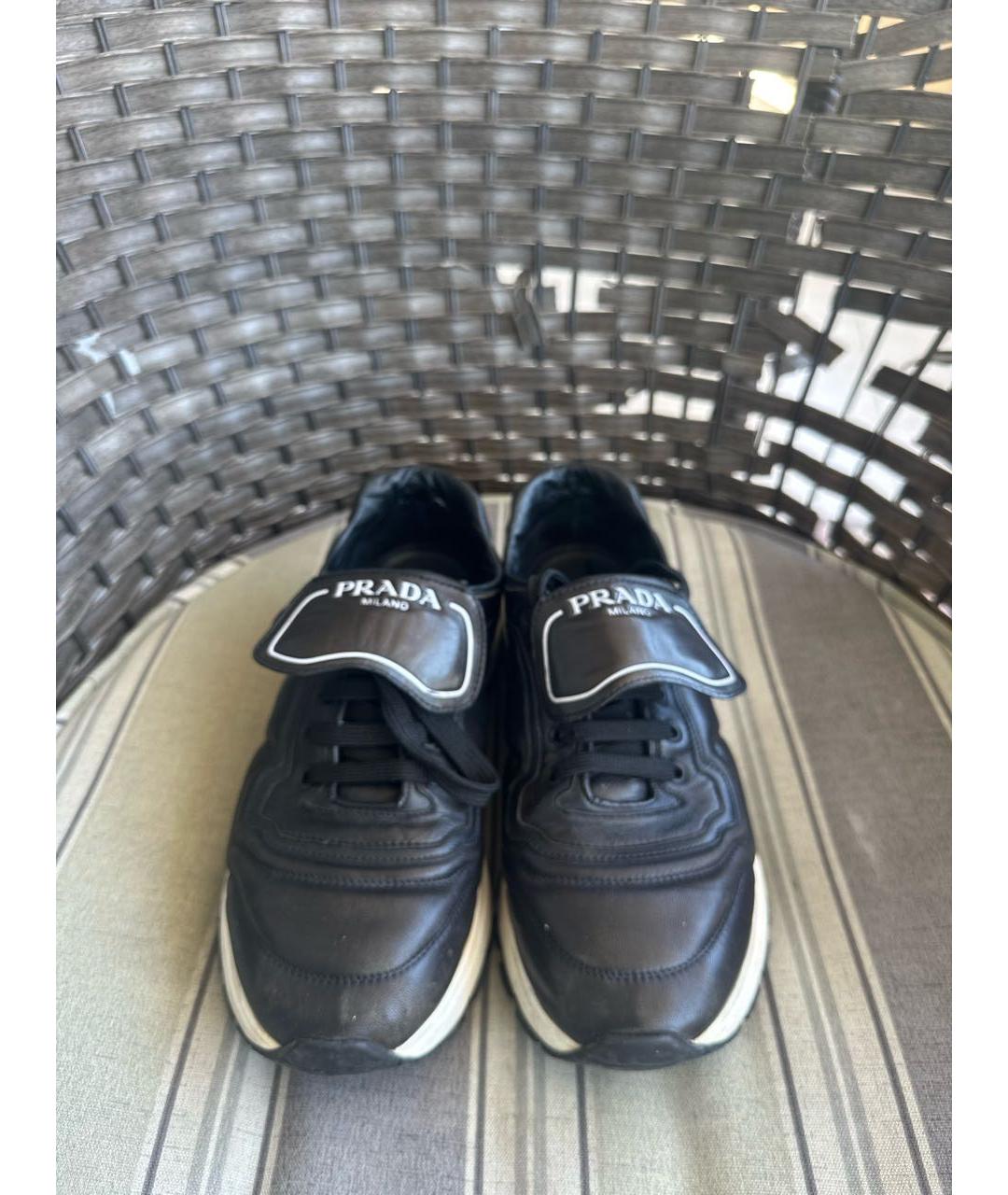 PRADA Черные кожаные низкие кроссовки / кеды, фото 2