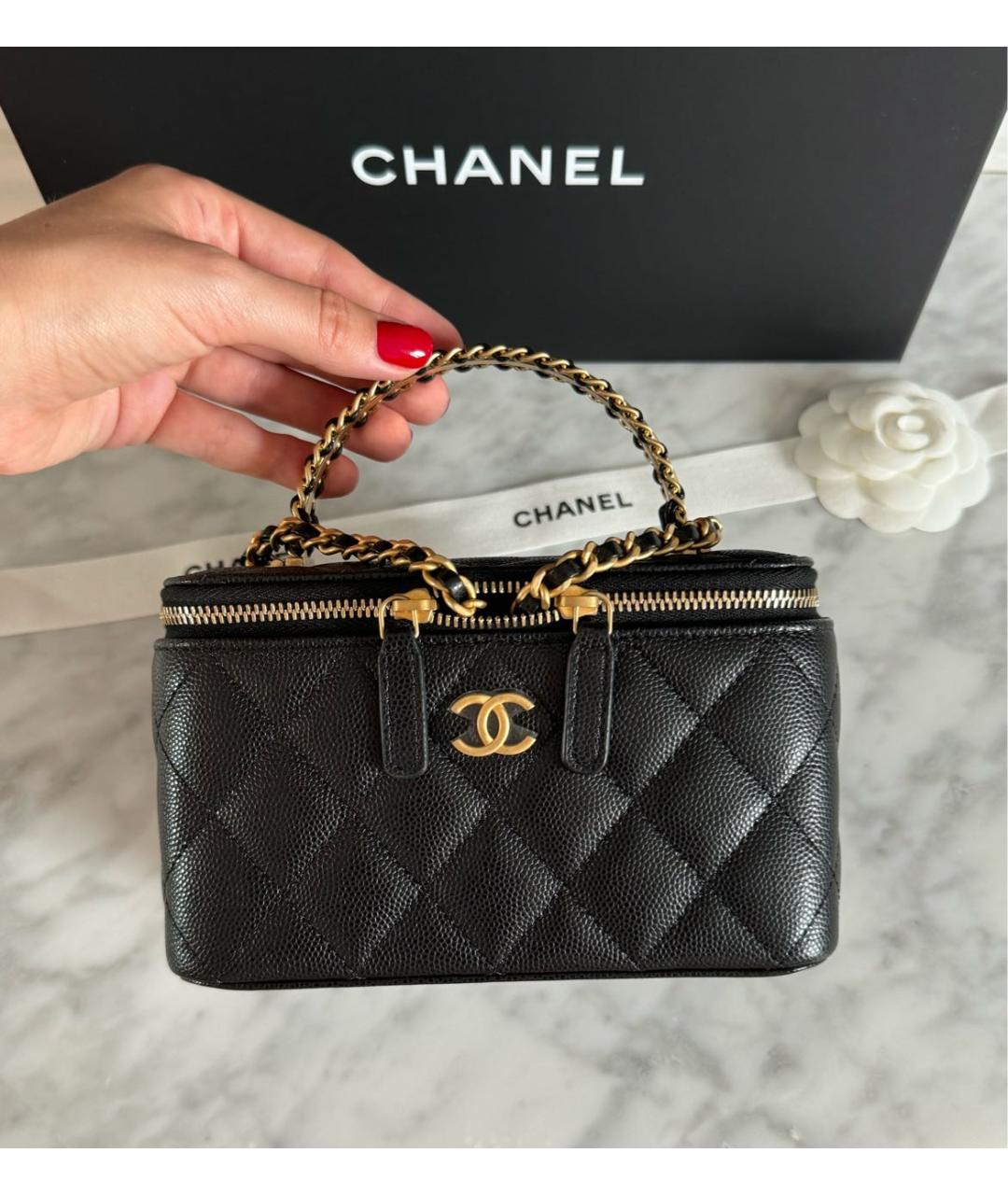 CHANEL PRE-OWNED Черная кожаная сумка с короткими ручками, фото 3