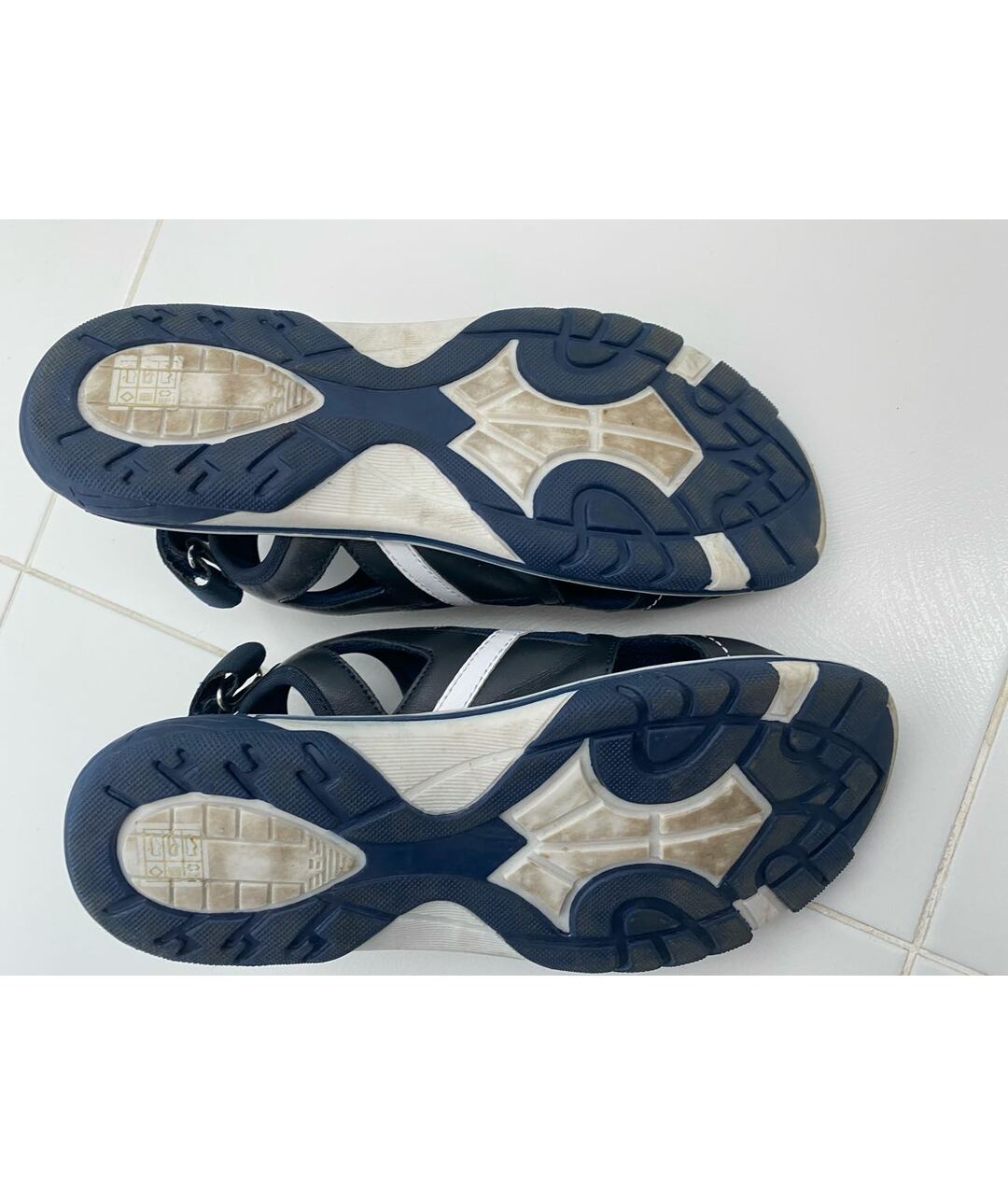 ARMANI JUNIOR Темно-синие кожаные сандалии и шлепанцы, фото 6