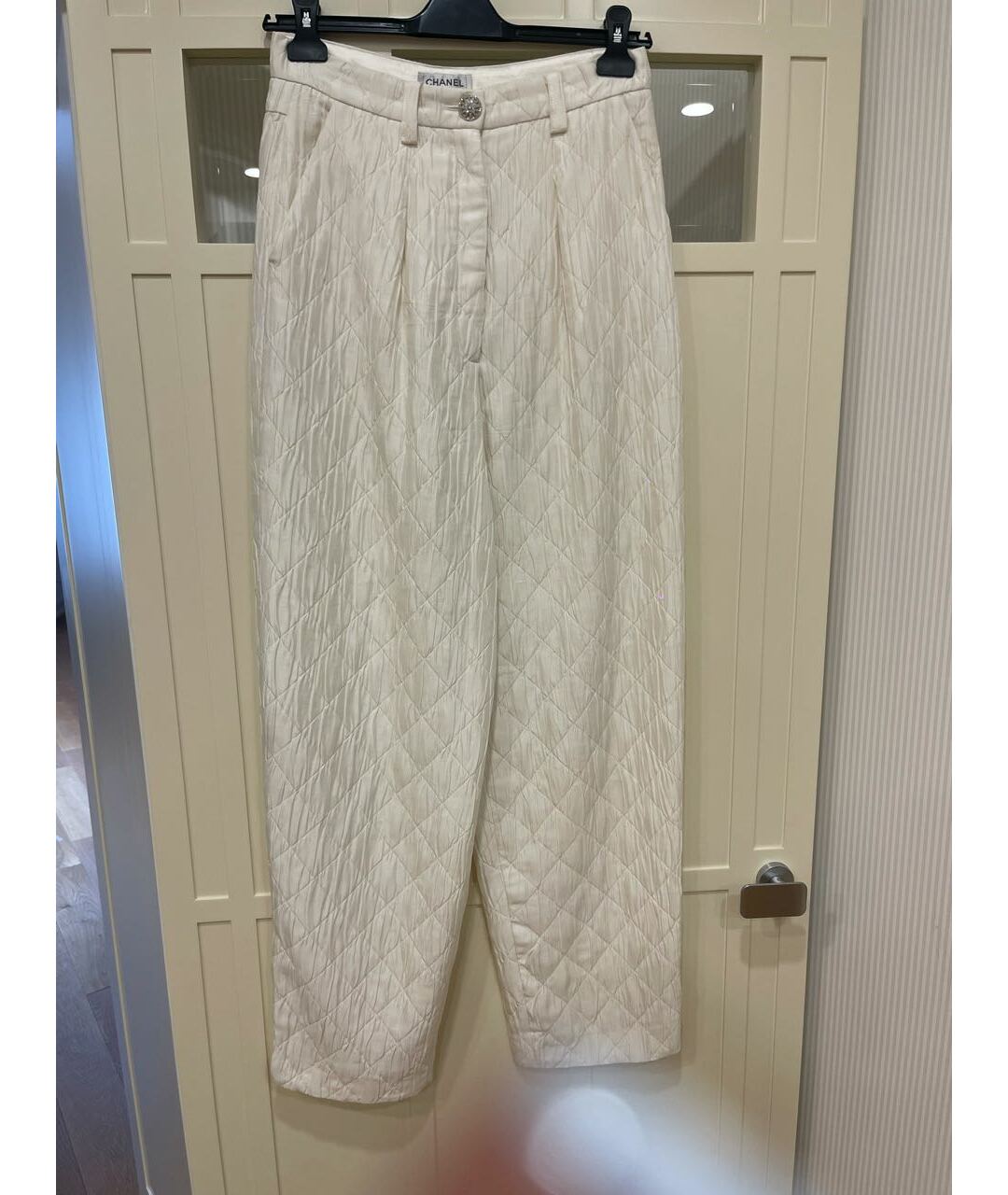 CHANEL PRE-OWNED Белые атласные прямые брюки, фото 5