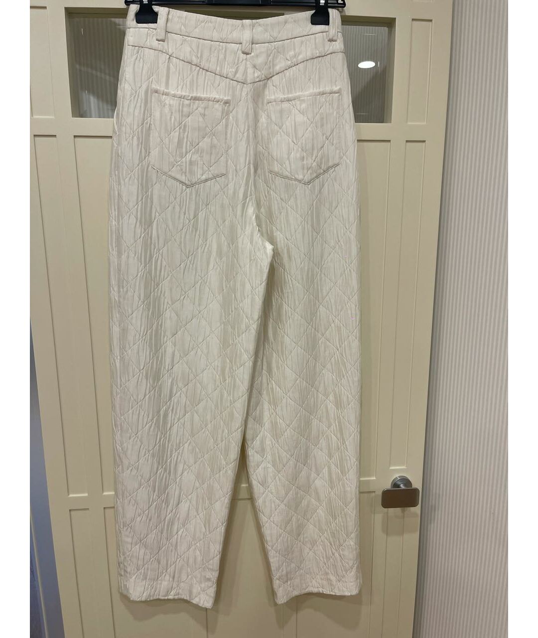 CHANEL PRE-OWNED Белые атласные прямые брюки, фото 4