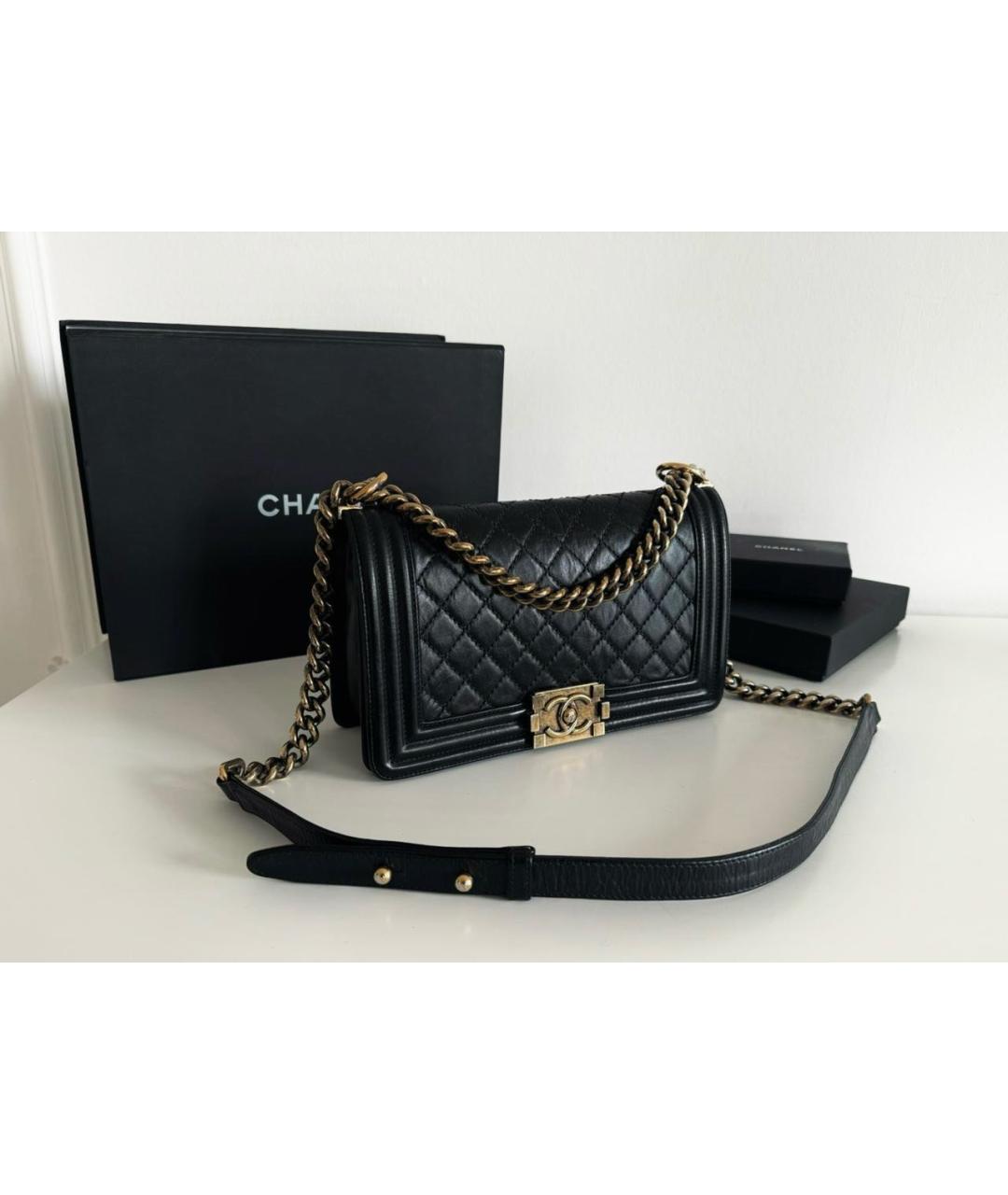 CHANEL PRE-OWNED Черная кожаная сумка на плечо, фото 2