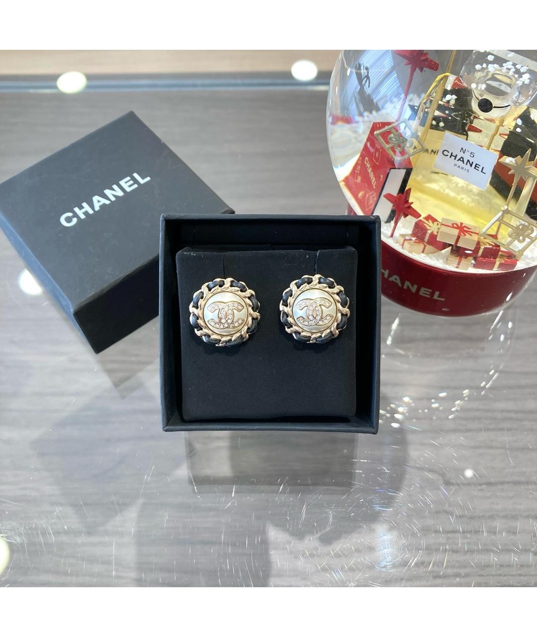 CHANEL Белые серьги, фото 2