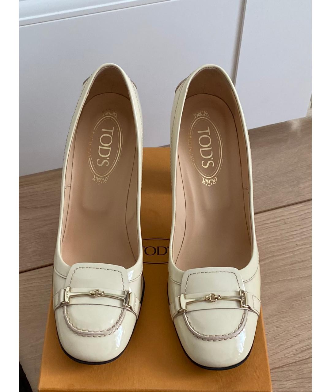 TOD'S Бежевые туфли из лакированной кожи, фото 2