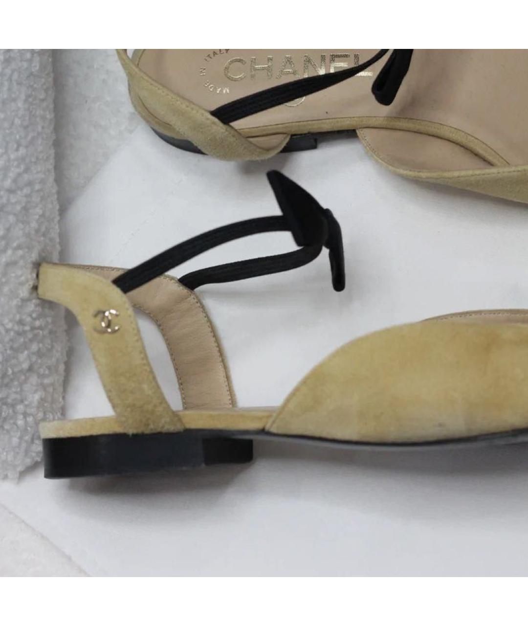 CHANEL PRE-OWNED Бежевые замшевые туфли, фото 6