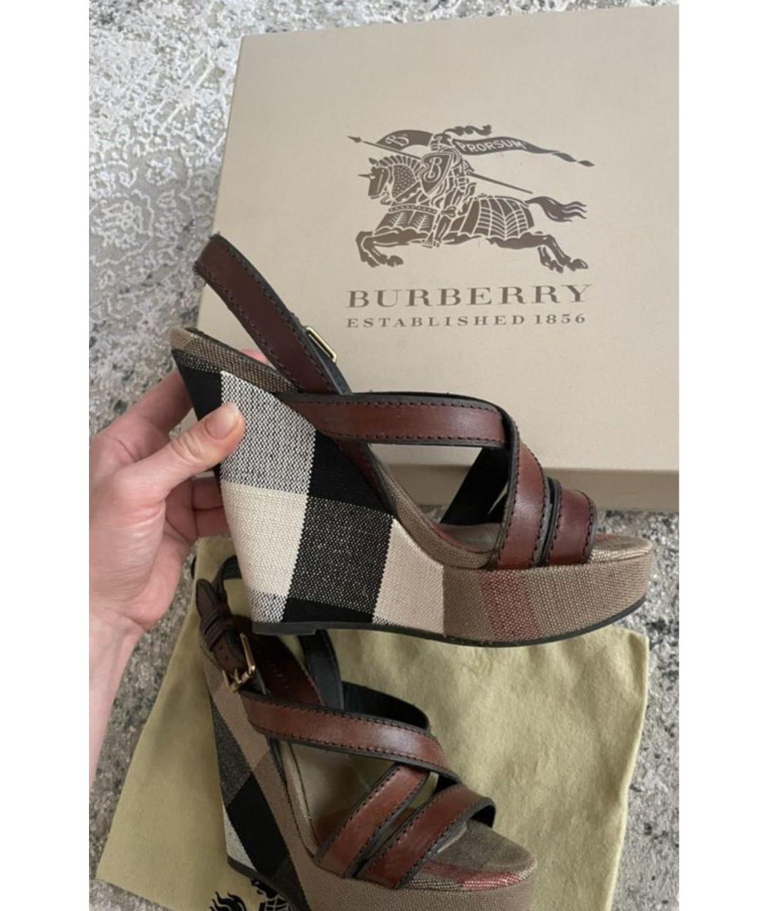 BURBERRY Коричневые кожаные босоножки, фото 3